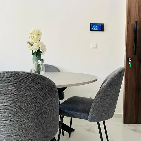 Centre Vibes Luxury 1bd شقة *